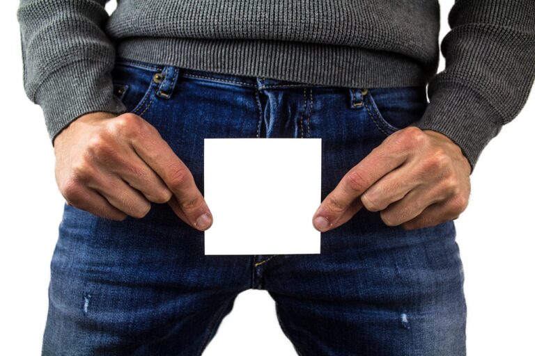 La lunghezza del pene è cresciuta di 3 cm in 30 anni, ma gli esperti avvertono: “Pessimo segnale”