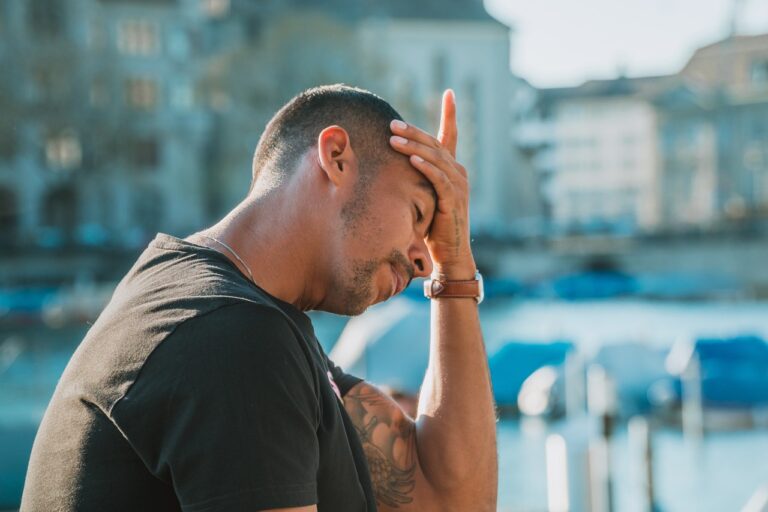 L’uro-andrologo Montano: «Oltre il 50% dei 18enni campani è a rischio di infertilità per inquinamento e stili di vita sbagliati»